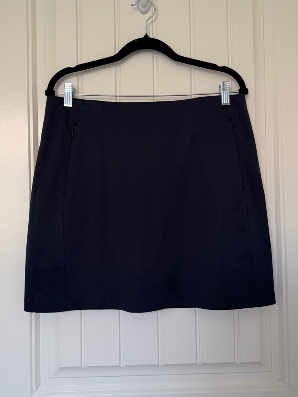 Tory Burch Sport | Solid Golf Skort in Tory Navy